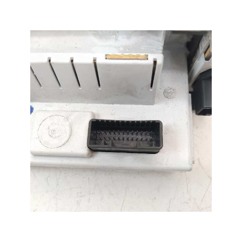 Recambio de pantalla multifuncion para renault megane ii classic berlina confort dynamique referencia OEM IAM 8200755120A  