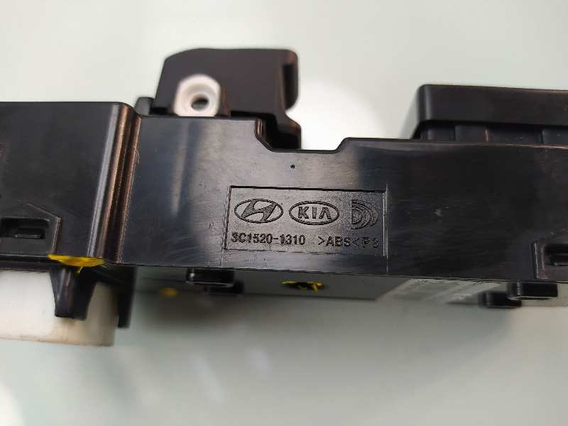 Recambio de mando elevalunas trasero derecho para hyundai tucson 25 aniversario 4x2 referencia OEM IAM 93580D3131  