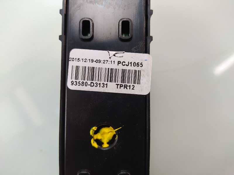 Recambio de mando elevalunas trasero derecho para hyundai tucson 25 aniversario 4x2 referencia OEM IAM 93580D3131  