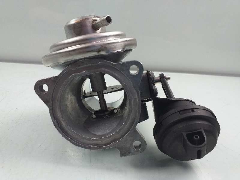 Recambio de valvula egr para volkswagen golf iv variant (1j5) highline referencia OEM IAM 038131501E  