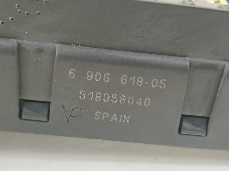 Recambio de caja reles / fusibles para bmw serie 5 berlina (e60) 530xd referencia OEM IAM 690661805  