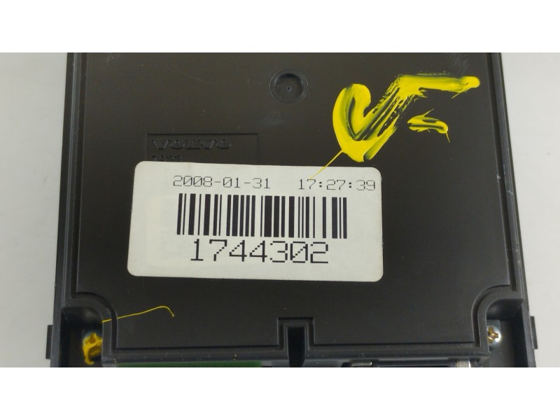 Recambio de pantalla multifuncion para volvo s80 berlina 4.4 v8 cat referencia OEM IAM 1744302  