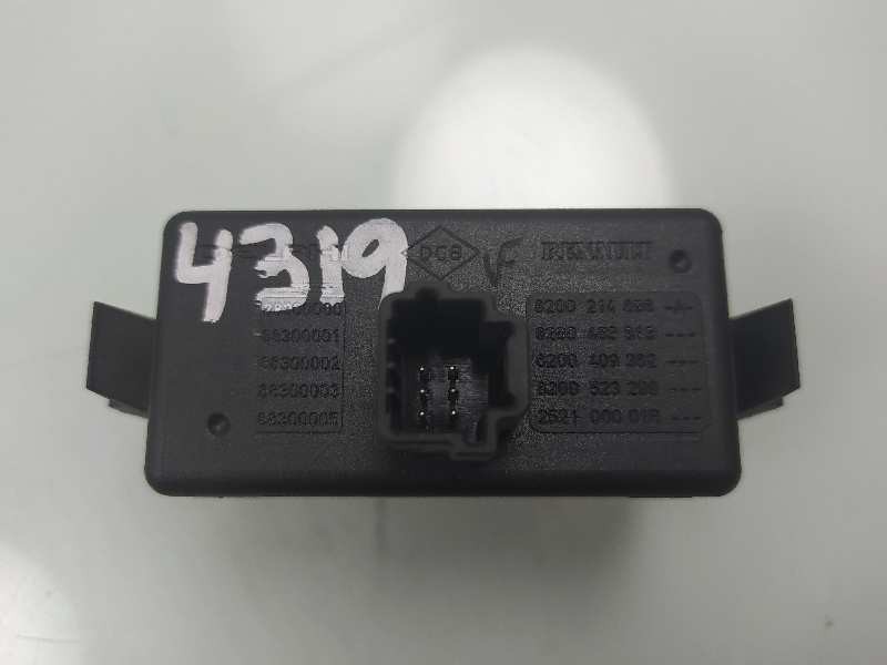 Recambio de warning para renault kangoo furgón confort referencia OEM IAM 8200214896A  