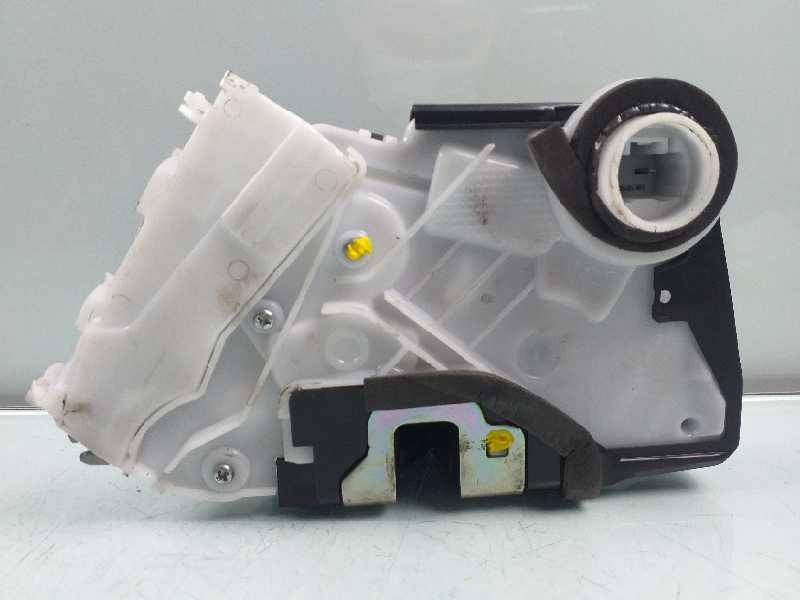 Recambio de cerradura puerta delantera derecha para honda hr-v (..) comfort referencia OEM IAM L8812210F3  