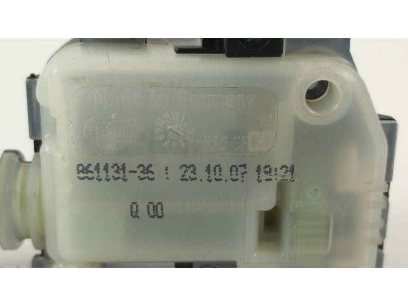 Recambio de tapa exterior combustible para volvo s80 berlina 4.4 v8 cat referencia OEM IAM 861131  