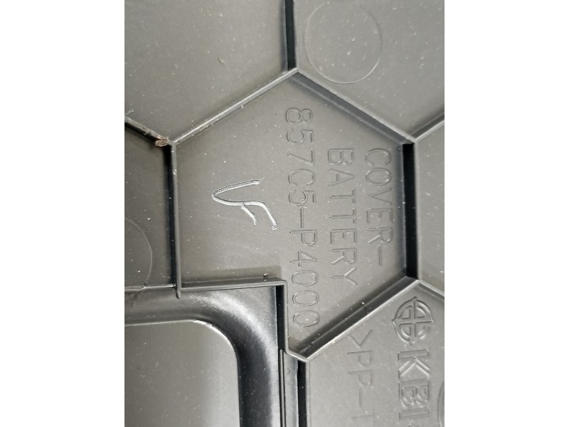 Recambio de moldura para kia sorento hev 2023 1.6 tci-gdi referencia OEM IAM 857C5P4000  