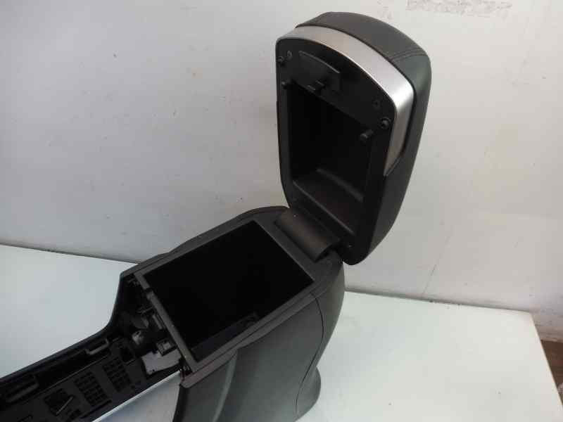 Recambio de apoyabrazos central para hyundai ix35 comfort 2wd referencia OEM IAM   