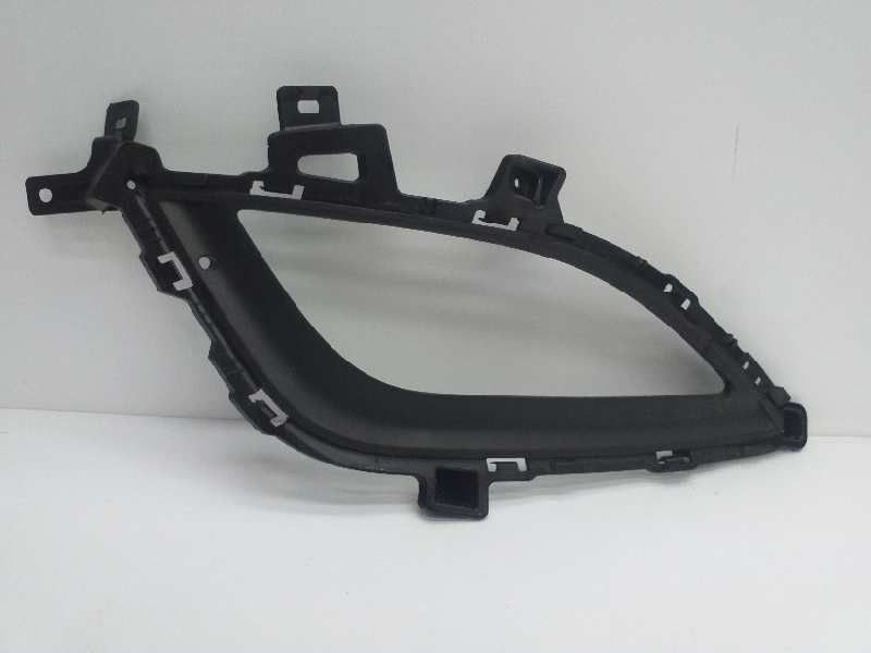Recambio de rejilla paragolpes derecha para hyundai i30 (gd) referencia OEM IAM 86564A6030  