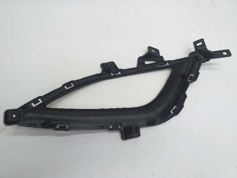 Recambio de rejilla paragolpes derecha para hyundai i30 (gd) referencia OEM IAM 86564A6030  