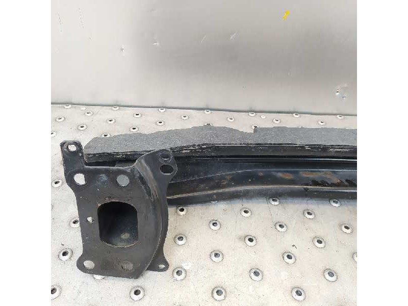 Recambio de refuerzo paragolpes delantero para volkswagen jetta (1k2) highline referencia OEM IAM 1T0807581 1T0807582 1T0807583