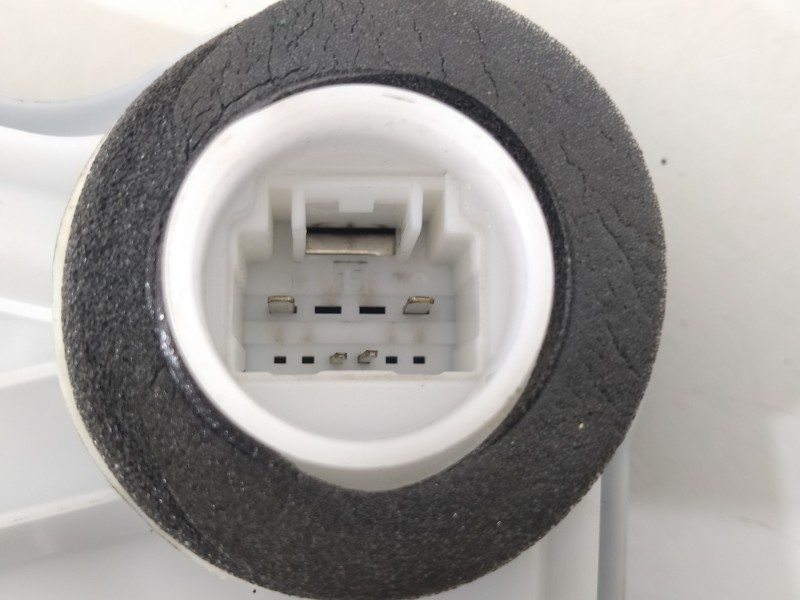 Recambio de cerradura puerta delantera derecha para toyota aygo x-cite referencia OEM IAM 6903002521  