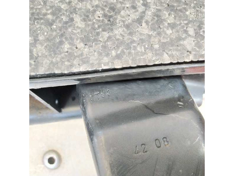 Recambio de refuerzo paragolpes delantero para volkswagen jetta (1k2) highline referencia OEM IAM 1T0807581 1T0807582 1T0807583