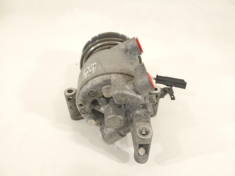 Recambio de compresor aire acondicionado para toyota aygo x-cite referencia OEM IAM 88310YV010D  