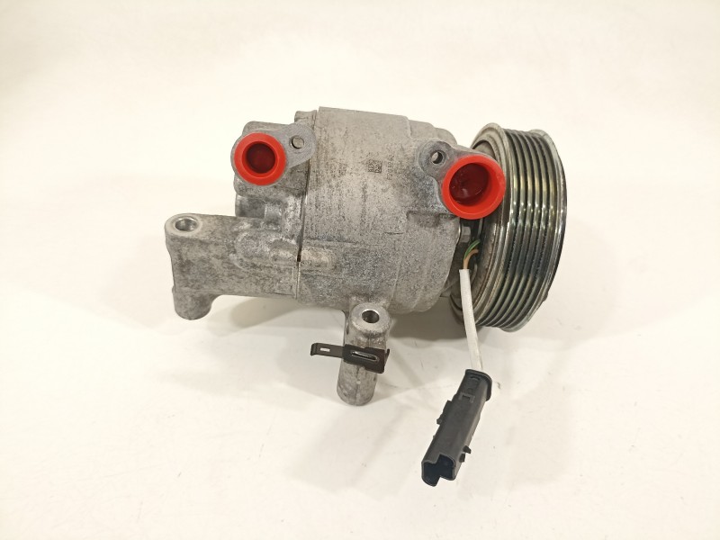 Recambio de compresor aire acondicionado para toyota aygo x-cite referencia OEM IAM 88310YV010D  