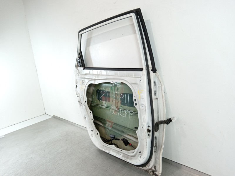 Recambio de puerta trasera izquierda para kia carens ( ) basic referencia OEM IAM   