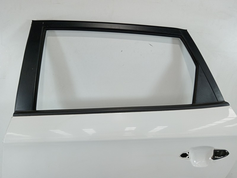 Recambio de puerta trasera izquierda para kia carens ( ) basic referencia OEM IAM   