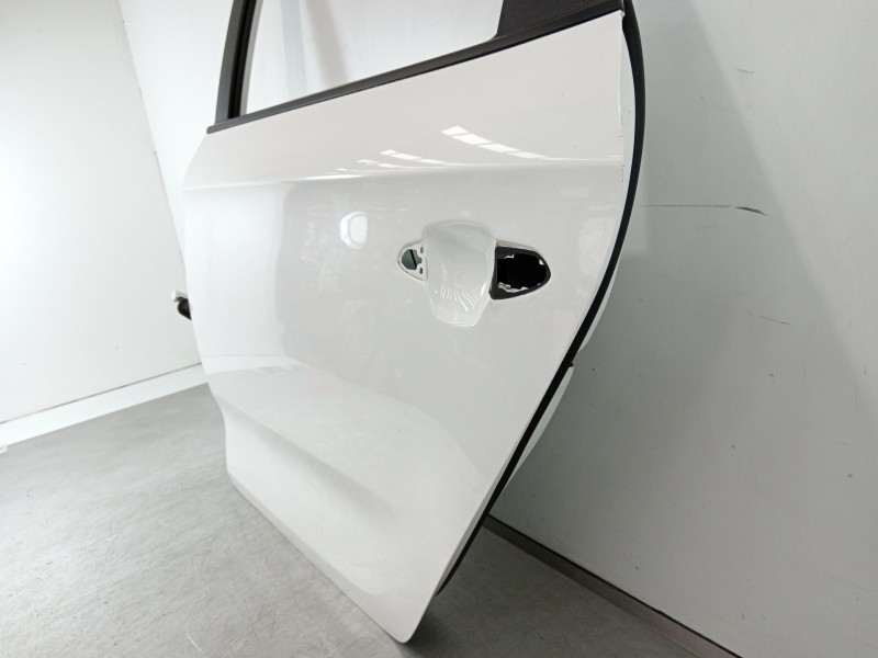 Recambio de puerta trasera izquierda para kia carens ( ) basic referencia OEM IAM   