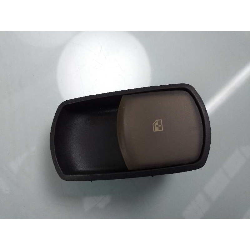 Recambio de mando elevalunas delantero derecho para opel corsa d limited edition referencia OEM IAM 13206806  
