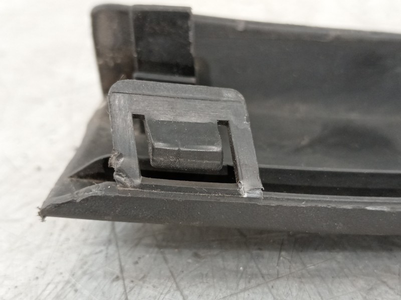 Recambio de aletin trasero derecho para suzuki vitara 1.6 ddis comfort 4x4 referencia OEM IAM 7725154  