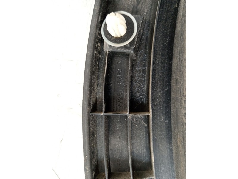 Recambio de aletin trasero derecho para suzuki vitara 1.6 ddis comfort 4x4 referencia OEM IAM 7725154  