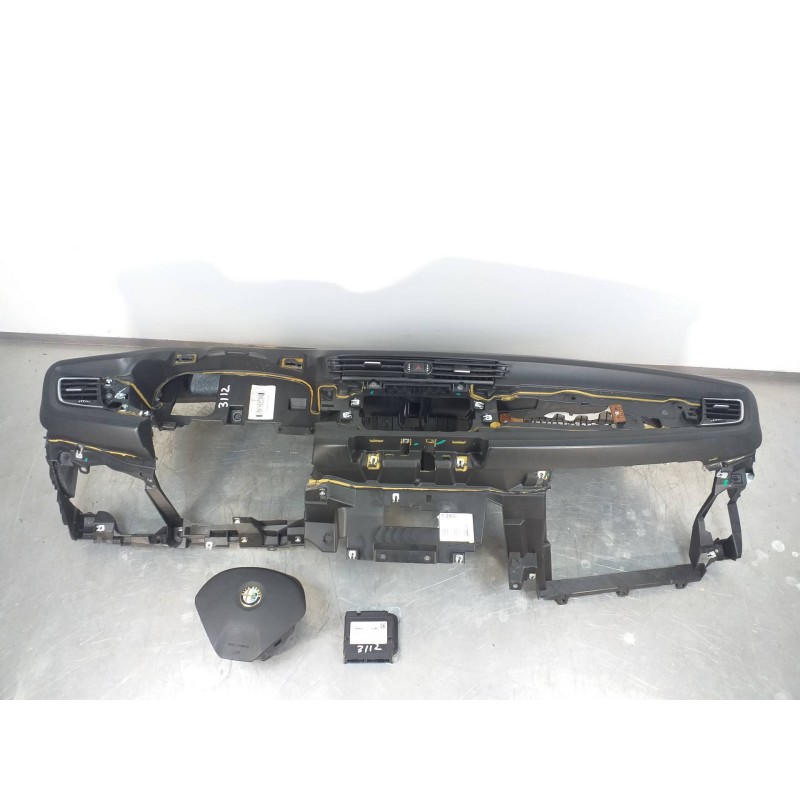 Recambio de kit airbag para alfa romeo giulietta (191) distinctive referencia OEM IAM 156098987 1560915200 50520767