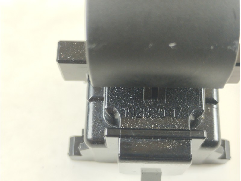 Recambio de mando elevalunas delantero derecho para toyota aygo x-cite referencia OEM IAM 19282917 8292I99 