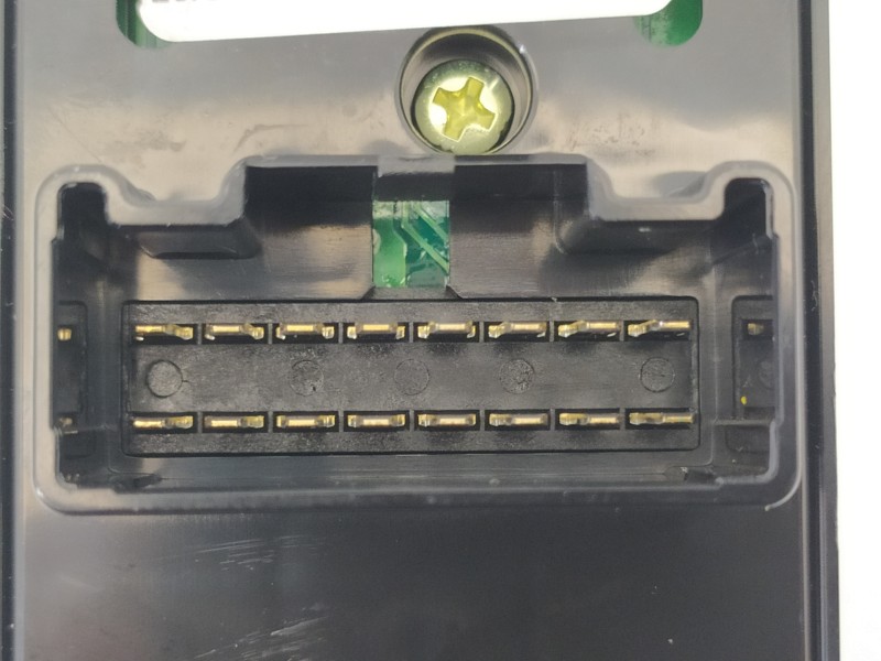 Recambio de mando elevalunas delantero izquierdo para kia cee´d concept referencia OEM IAM 93570A2200  