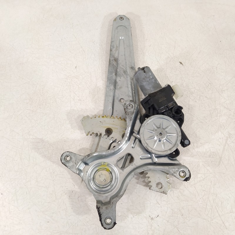 Recambio de elevalunas trasero derecho para suzuki vitara 1.6 ddis comfort 4x4 referencia OEM IAM 8353061M00 2621005680 