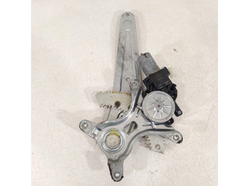 Recambio de elevalunas trasero derecho para suzuki vitara 1.6 ddis comfort 4x4 referencia OEM IAM 8353061M00 2621005680 