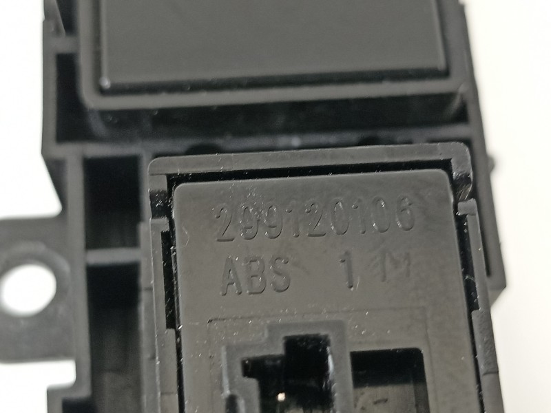 Recambio de warning para kia carens ( ) basic referencia OEM IAM 93790A4000CA 95930A4500WK 95960A4000