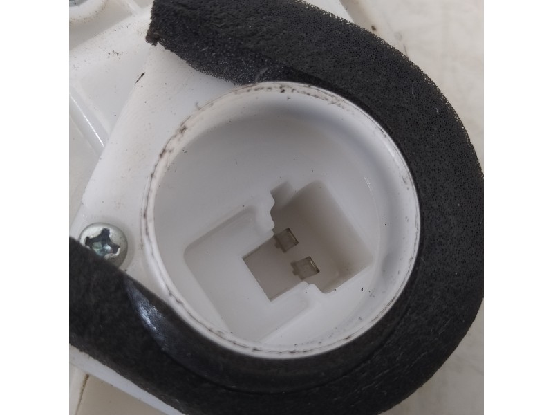Recambio de cerradura puerta trasera derecha para suzuki vitara 1.6 ddis comfort 4x4 referencia OEM IAM 8230154P01  
