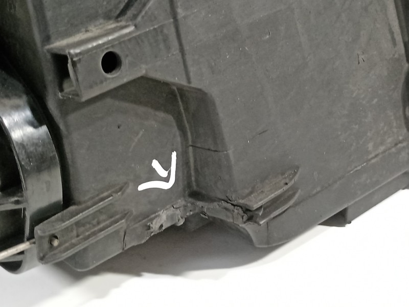 Recambio de faro izquierdo para audi a4 berlina (8e) 2.5 tdi (114kw) referencia OEM IAM 8E0941003S  