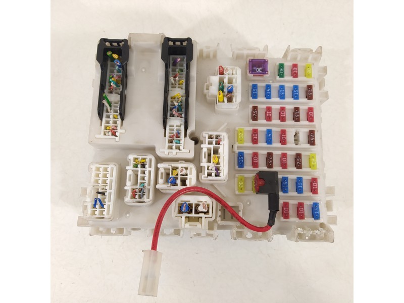 Recambio de caja reles / fusibles para suzuki vitara 1.6 ddis comfort 4x4 referencia OEM IAM AA0A4880  