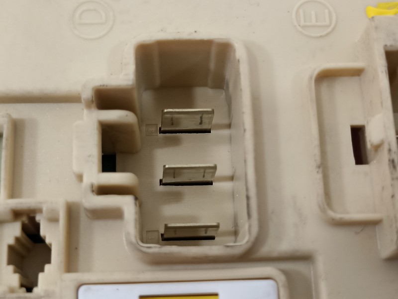 Recambio de caja reles / fusibles para kia carens ( ) basic referencia OEM IAM 91950A4510  