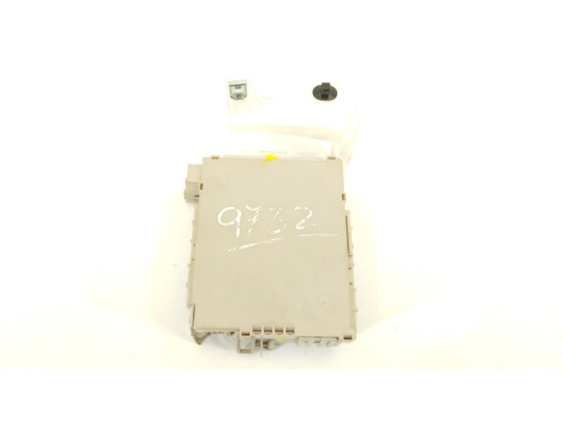 Recambio de caja reles / fusibles para toyota aygo x-cite referencia OEM IAM 827300H040A  