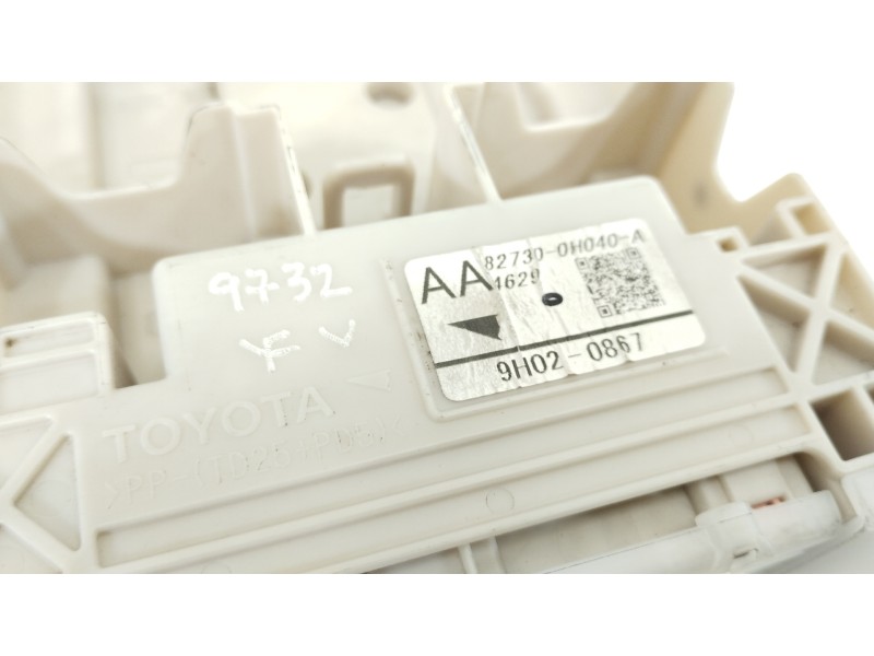 Recambio de caja reles / fusibles para toyota aygo x-cite referencia OEM IAM 827300H040A  