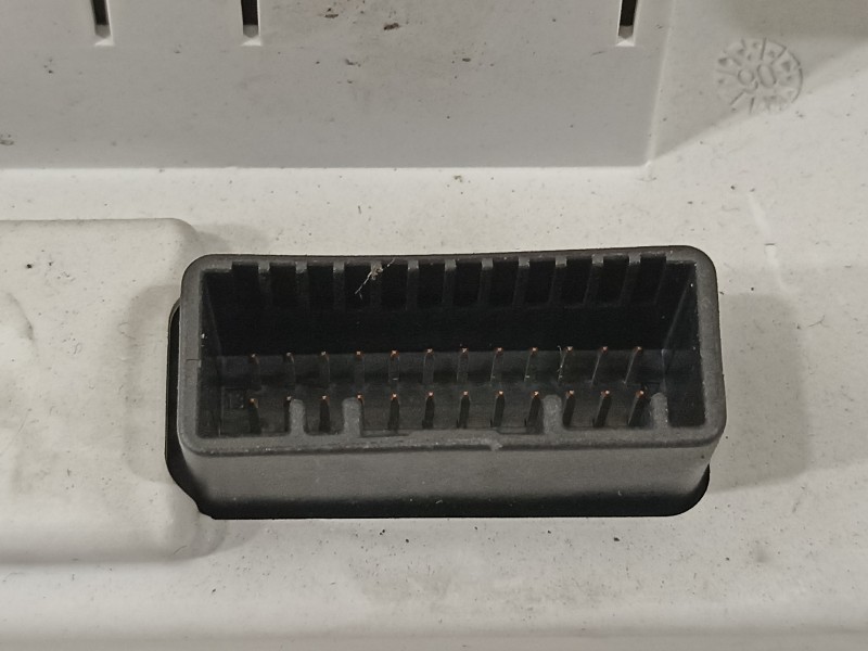 Recambio de pantalla multifuncion para renault clio iii confort expression referencia OEM IAM 8200307273 8200307273C 