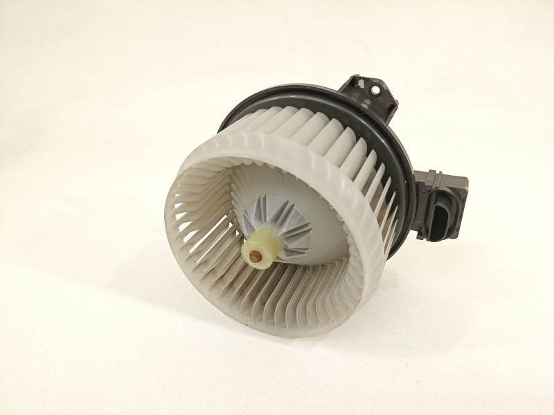 Recambio de ventilador calefaccion para suzuki swift berlina (mz) gl (3-ptas.) referencia OEM IAM AV2727000311  