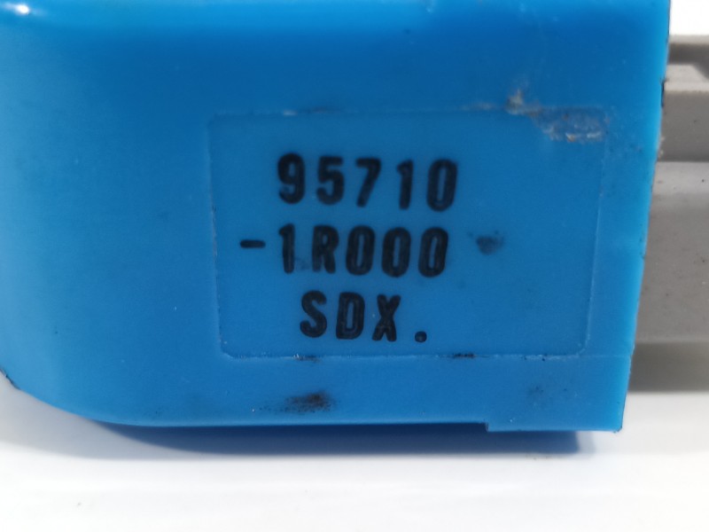 Recambio de no identificado para kia sorento hev 2023 1.6 tci-gdi referencia OEM IAM 957101R000  