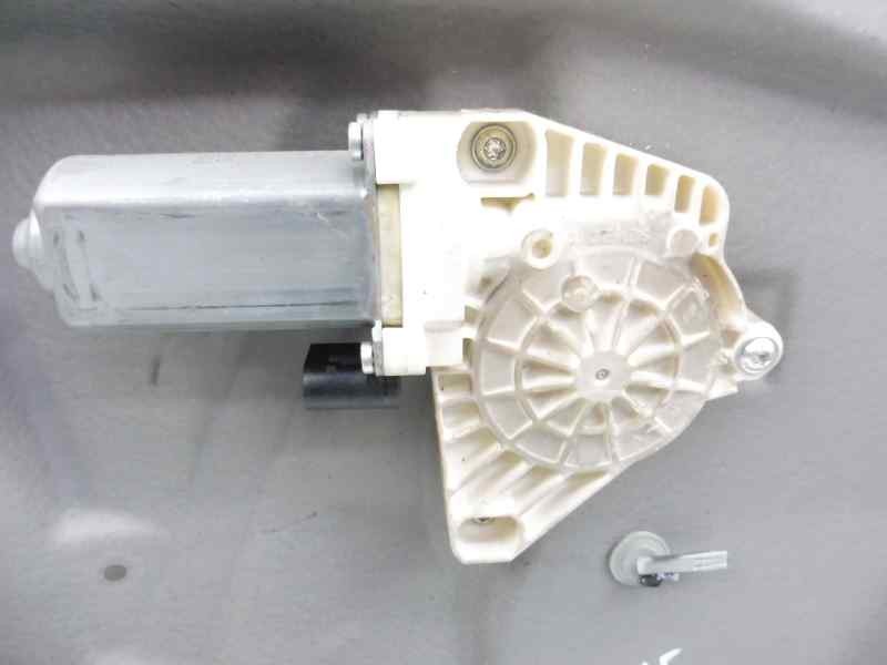 Recambio de elevalunas delantero izquierdo para mercedes-benz clase b (w245) 180 cdi (245.207) referencia OEM IAM A1697202779  