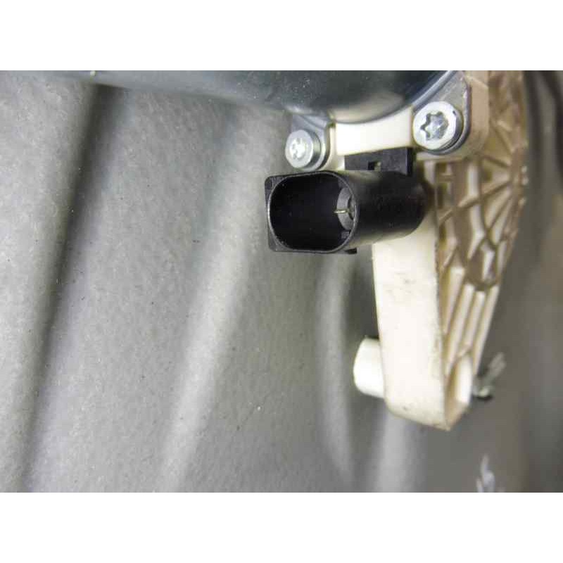 Recambio de elevalunas delantero izquierdo para mercedes-benz clase b (w245) 180 cdi (245.207) referencia OEM IAM A1697202779  