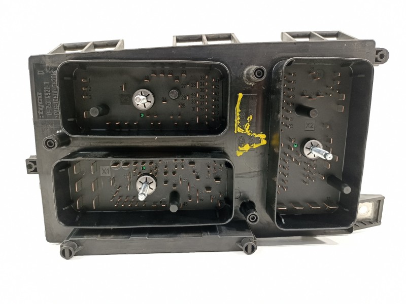 Recambio de caja reles / fusibles para opel zafira b cosmo referencia OEM IAM 13206754 5DK008669 