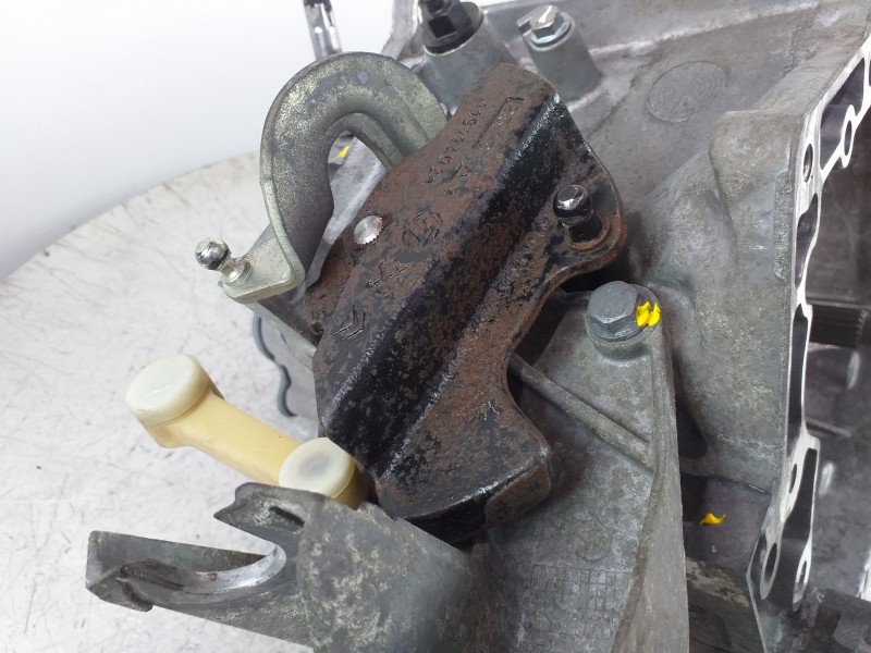 Recambio de caja cambios para peugeot 308 confort referencia OEM IAM 20DM75  