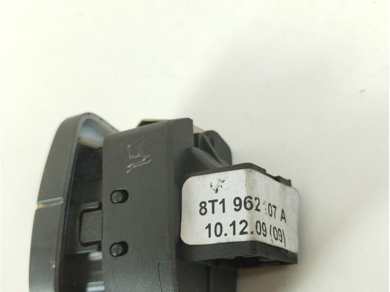 Recambio de mando multifuncion para audi a5 cabriolet (8f7) 3.0 tdi quattro referencia OEM IAM 8T1962107A  