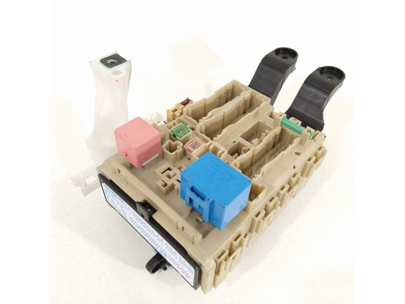 Recambio de caja reles / fusibles para toyota avensis (t27) advance referencia OEM IAM 8273005720 308511K09 