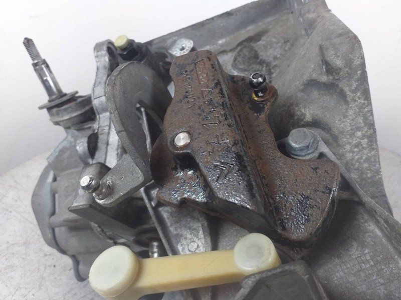 Recambio de caja cambios para peugeot 308 confort referencia OEM IAM 20DM75  