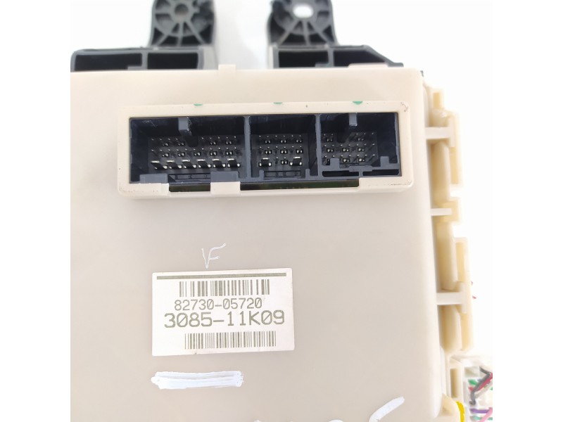 Recambio de caja reles / fusibles para toyota avensis (t27) advance referencia OEM IAM 8273005720 308511K09 