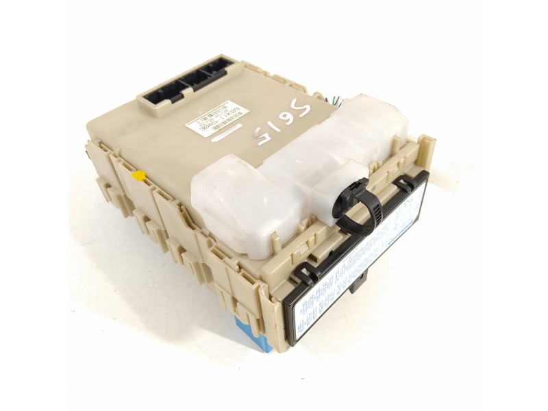 Recambio de caja reles / fusibles para toyota avensis (t27) advance referencia OEM IAM 8273005720 308511K09 