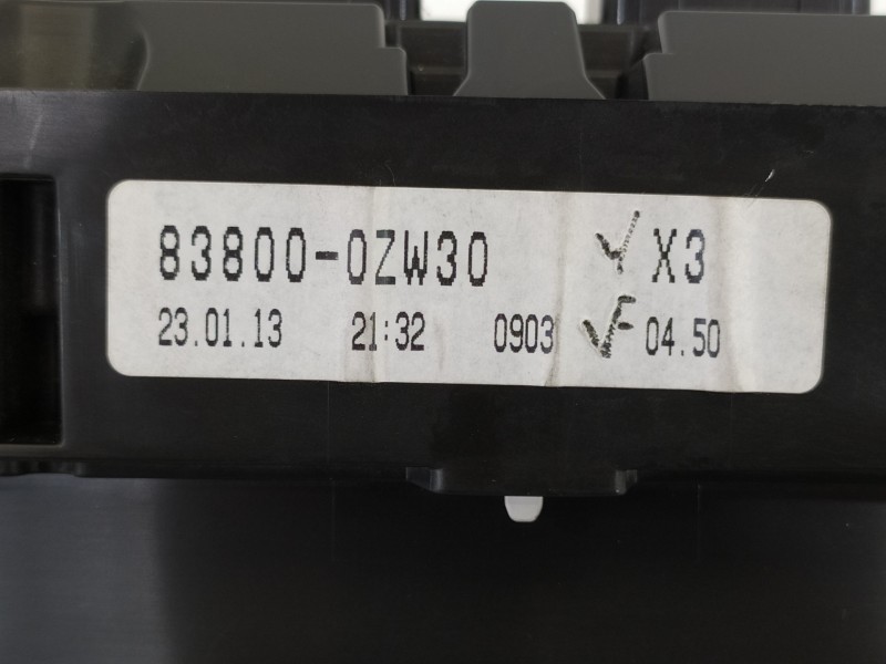 Recambio de cuadro instrumentos para toyota auris hybrid active referencia OEM IAM 838000ZW30  