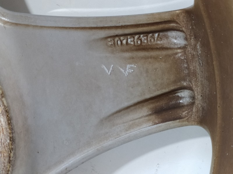 Recambio de llanta para volvo s60 berlina 2.4 (125kw) referencia OEM IAM 30736364  